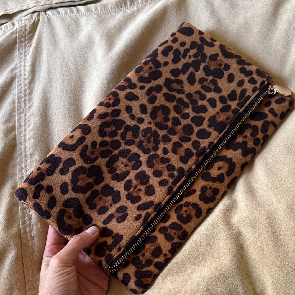 STEVE MADDEN Leopard Print Clutch